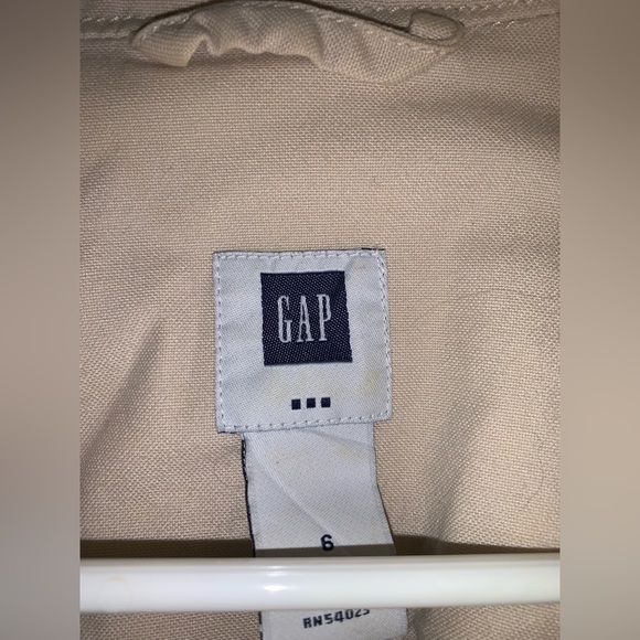 tan gap button jacket size 6 - Picture 2 of 3